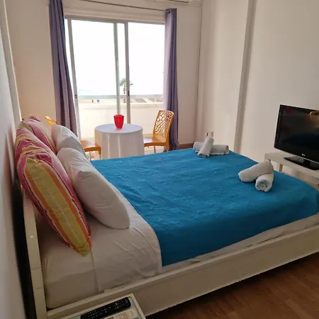 Kolonaki Seaview Апартаменти Ларнака